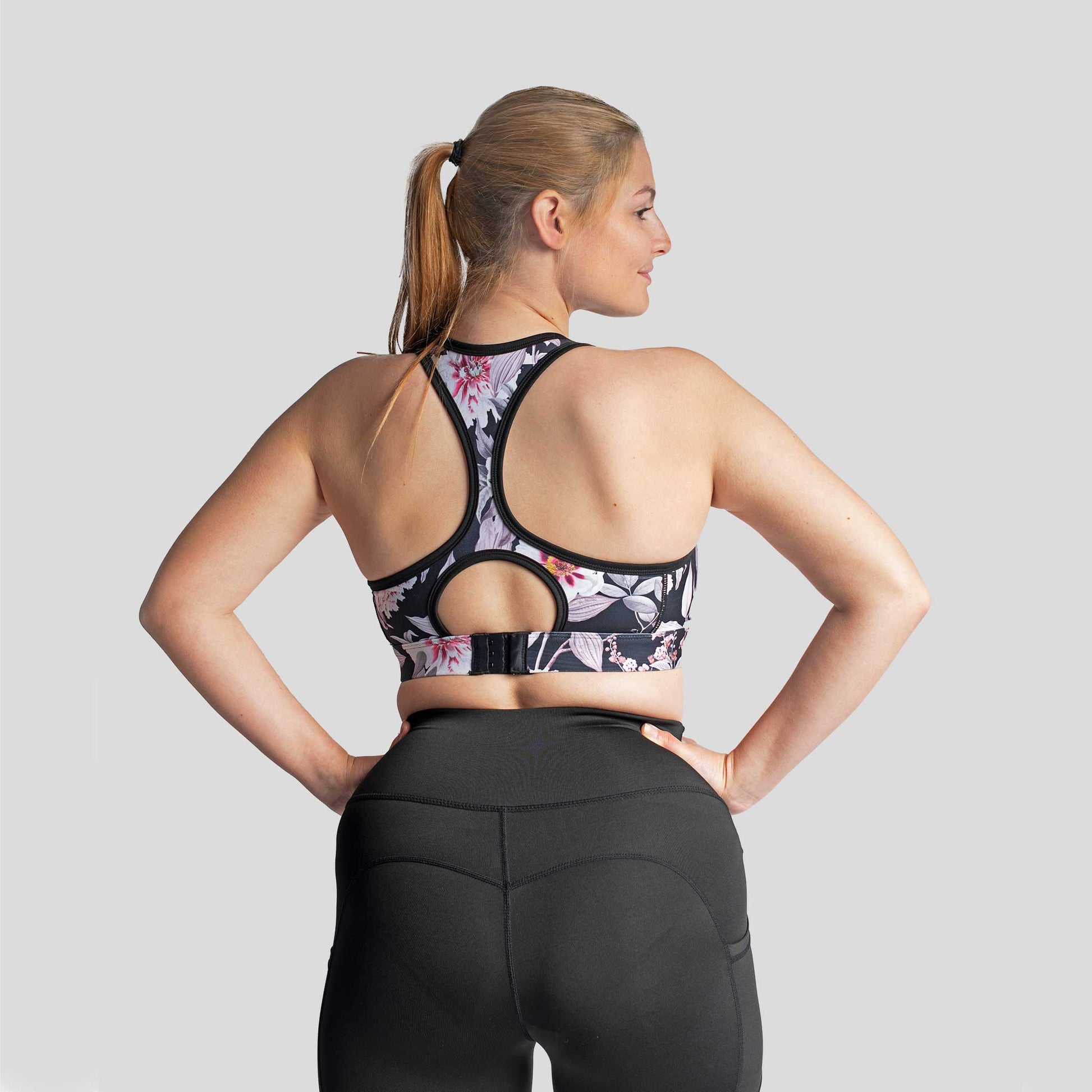 Comfortable sports bra for plus size women in camellia style