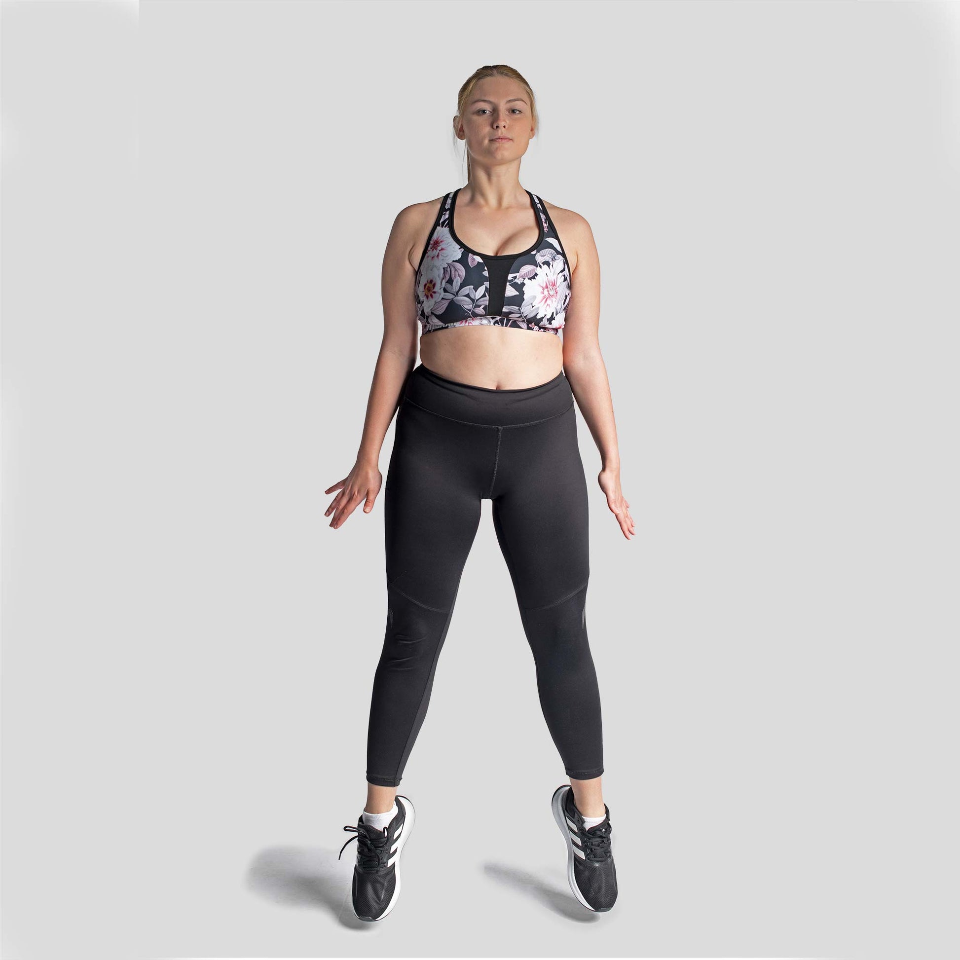 Comfortable sports bra for plus size women in camellia style