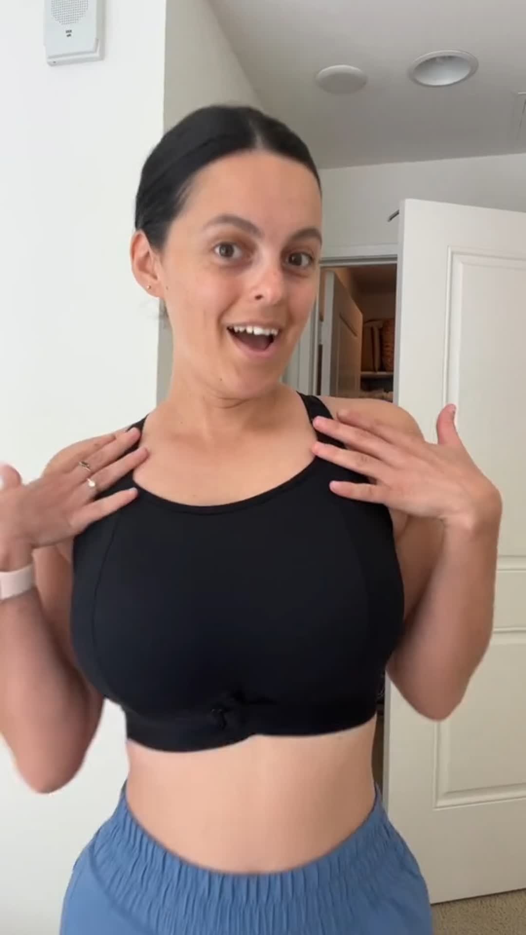 Load video: Jen Warnes reviews the Impact Bra as a size 28GG