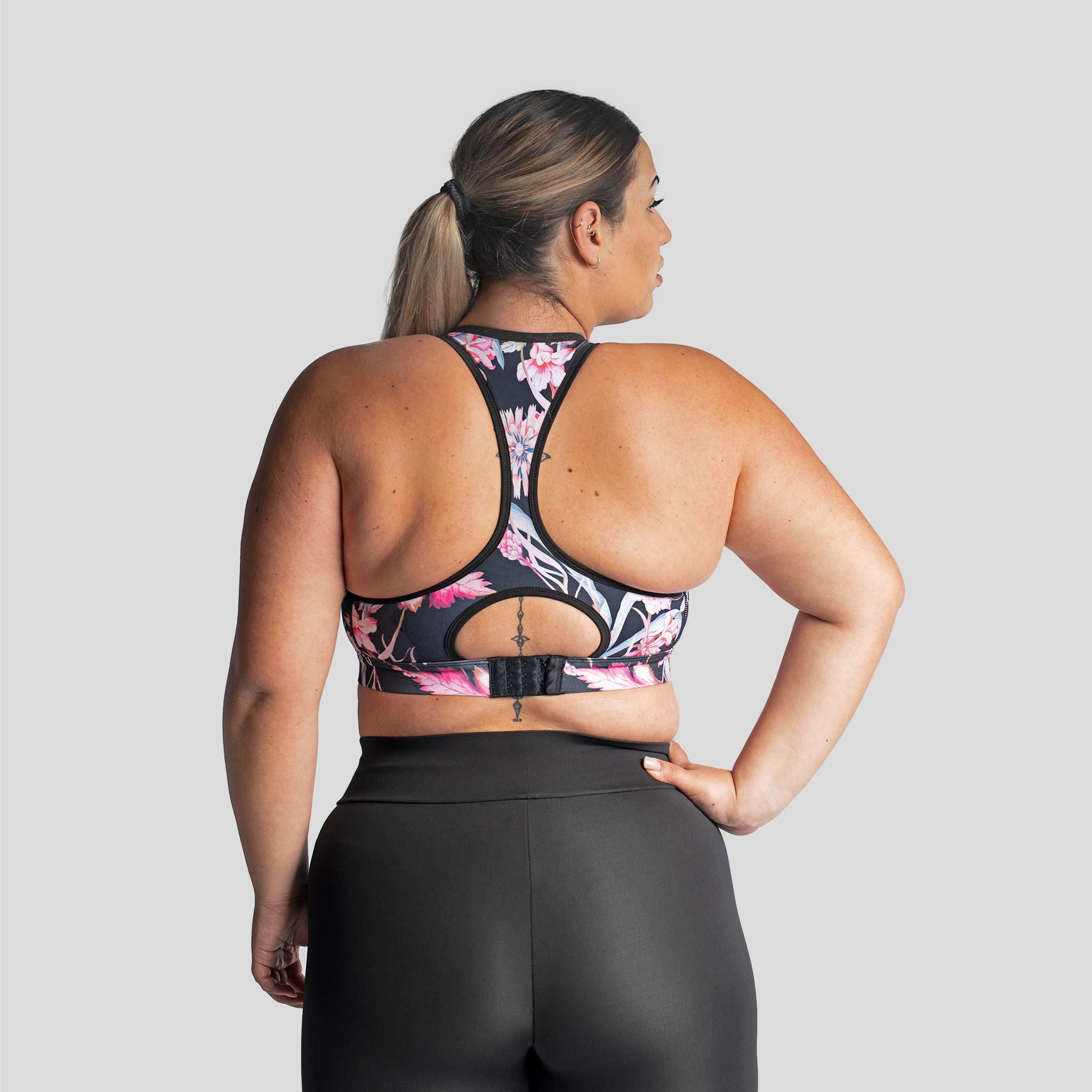 Curvy hot sale sports bra